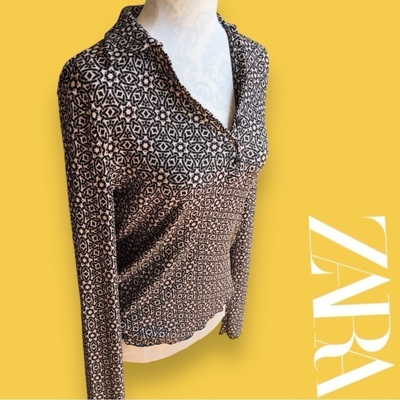 89. Zara long  sleeve top with collar and three buttons - Picture 2 of 8